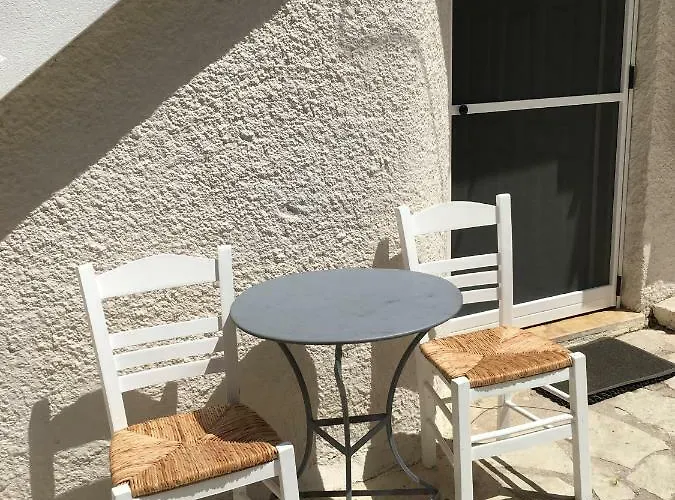 In Pedestrian Zone Áyios Nikítas